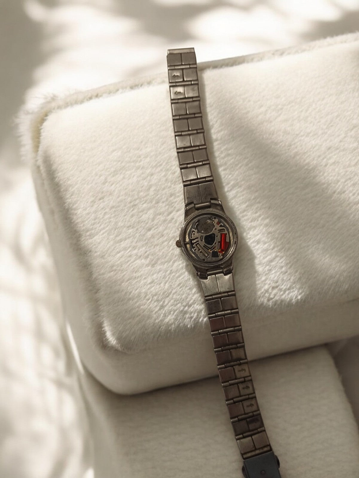 Montre femme IK Collection vintage rétro à restaurer bracelet métal