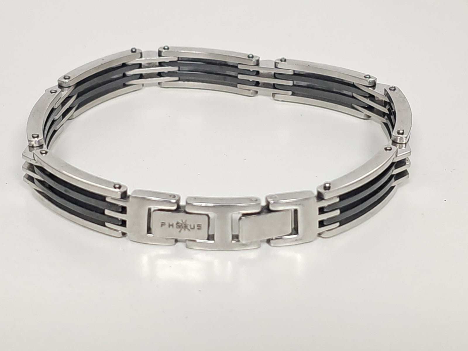 Bracelet rétro ancien signé en acier, bijou vintage pour collectionneur