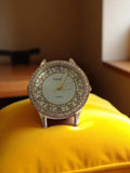 Montre femme FENT vintage quartz, cadran ajouré, strass rétro