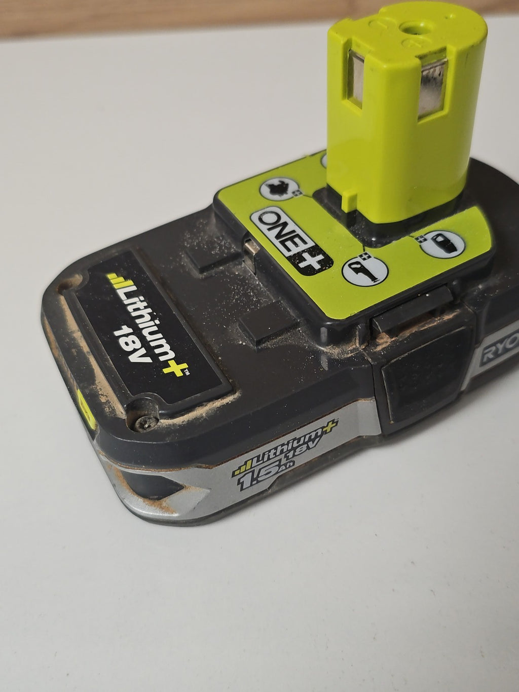 Batterie Ryobi d?occasion non testée, vendue en l?état pour outils électriques 1