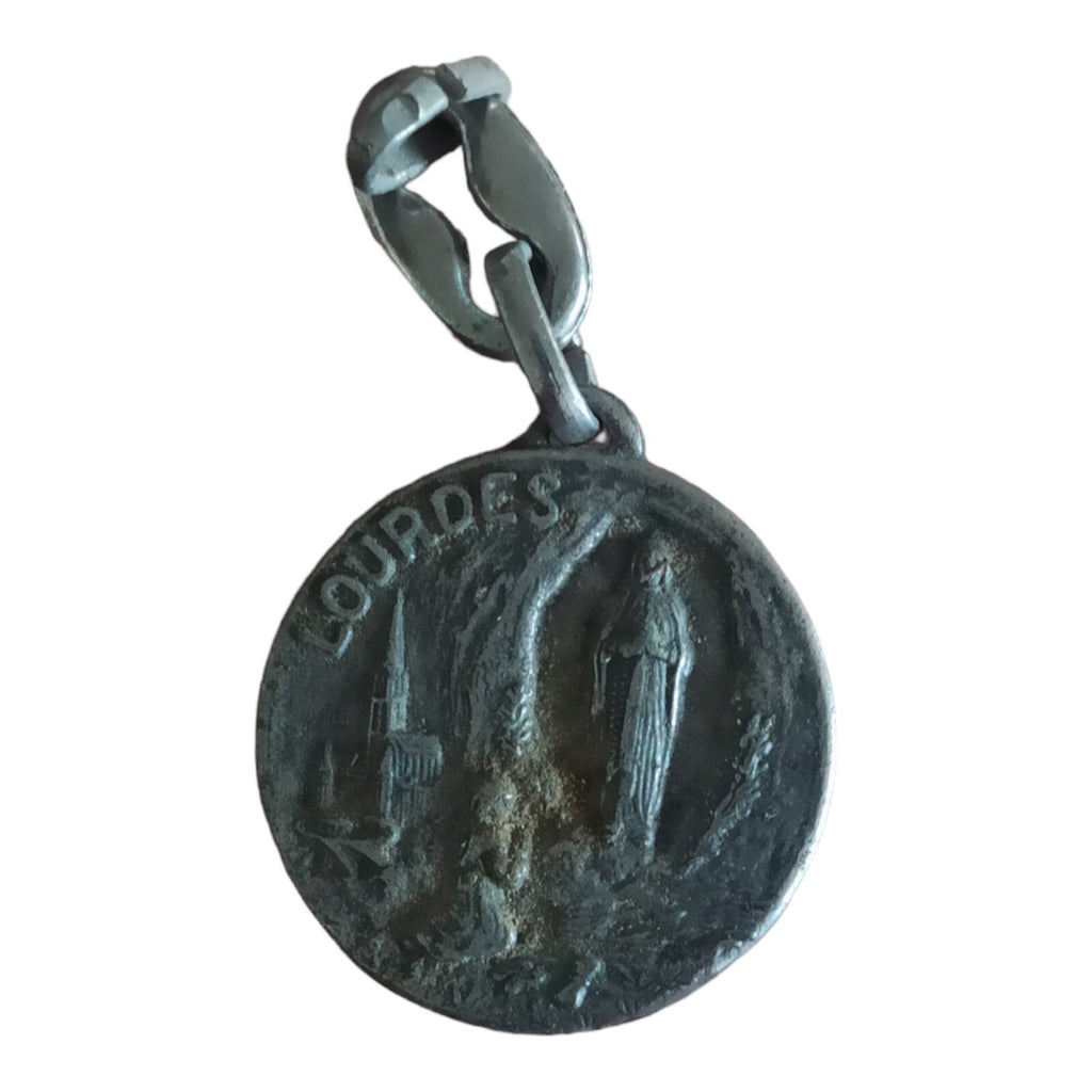 Médaille religieuse Lourdes pendentif Notre Dame finition métal vieilli