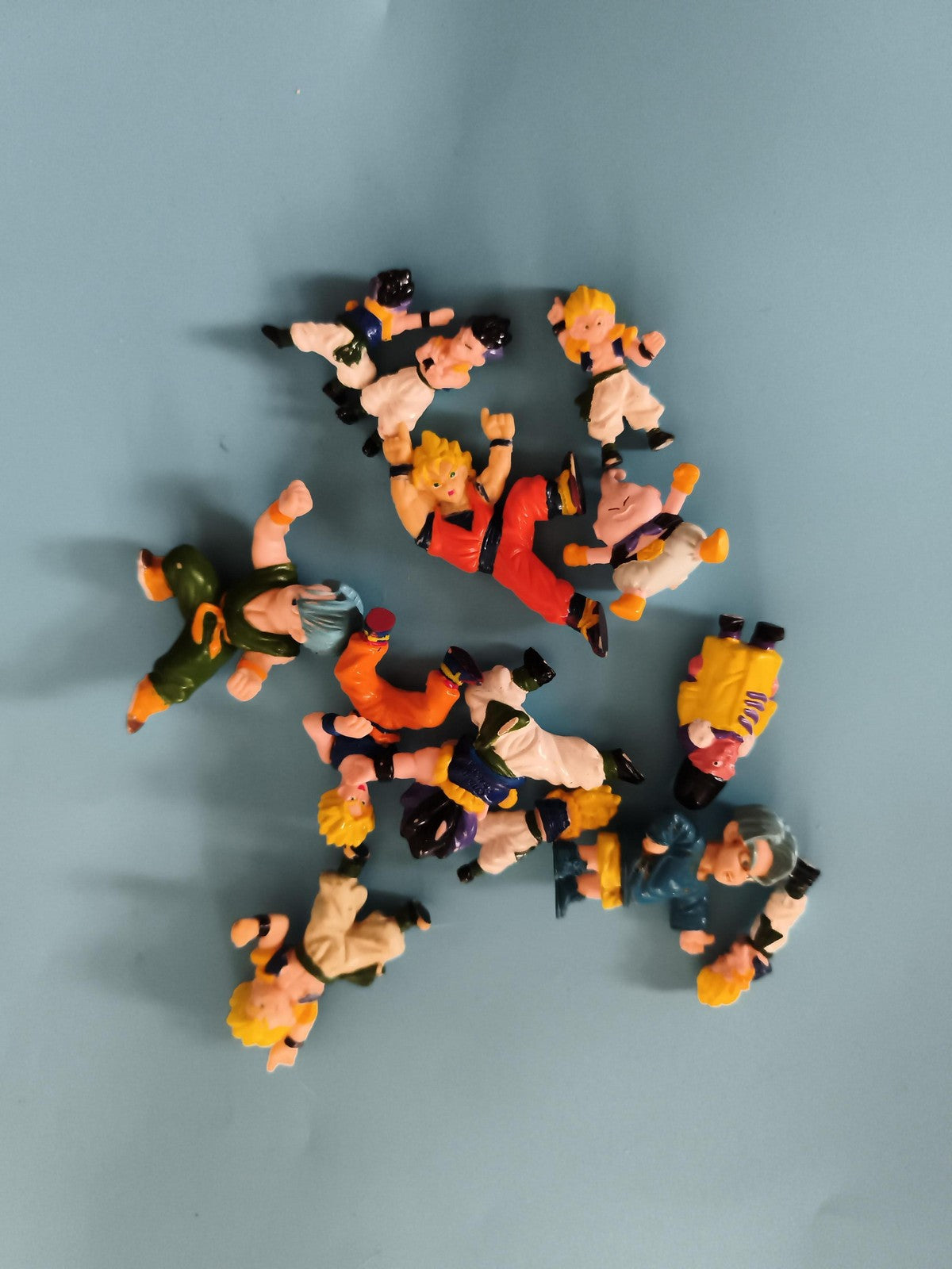 Lot figurines Dragon Ball Z mini personnages articulés décor coloré