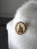 Broche ancienne religieuse Strasbourg nacre doré rétro, bijou vintage église