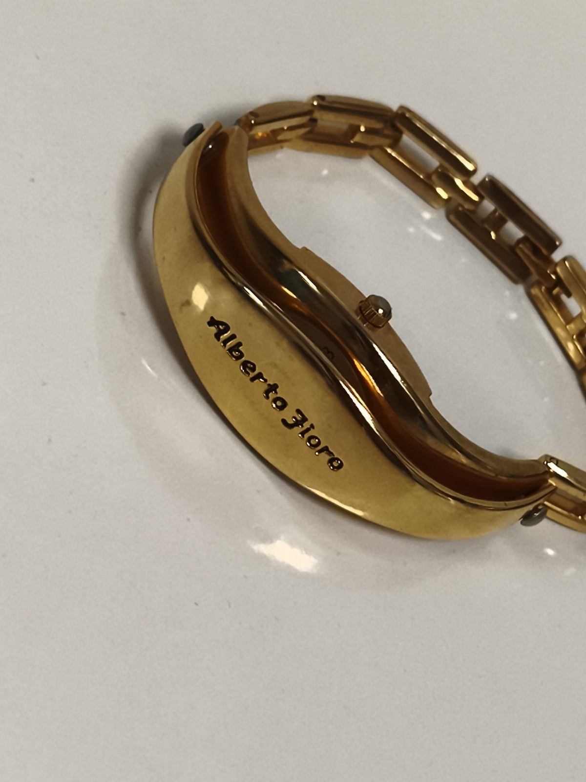 Montre bracelet femme Alberto Fiore plaquée or vintage, finition dorée élégante