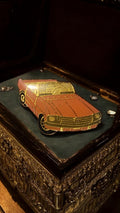 Pin's vintage voiture cabriolet rétro, finition émaillée, rare occasion
