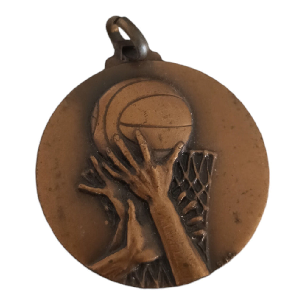 Médaille ancienne basket bronze, relief joueur et ballon, sport vintage