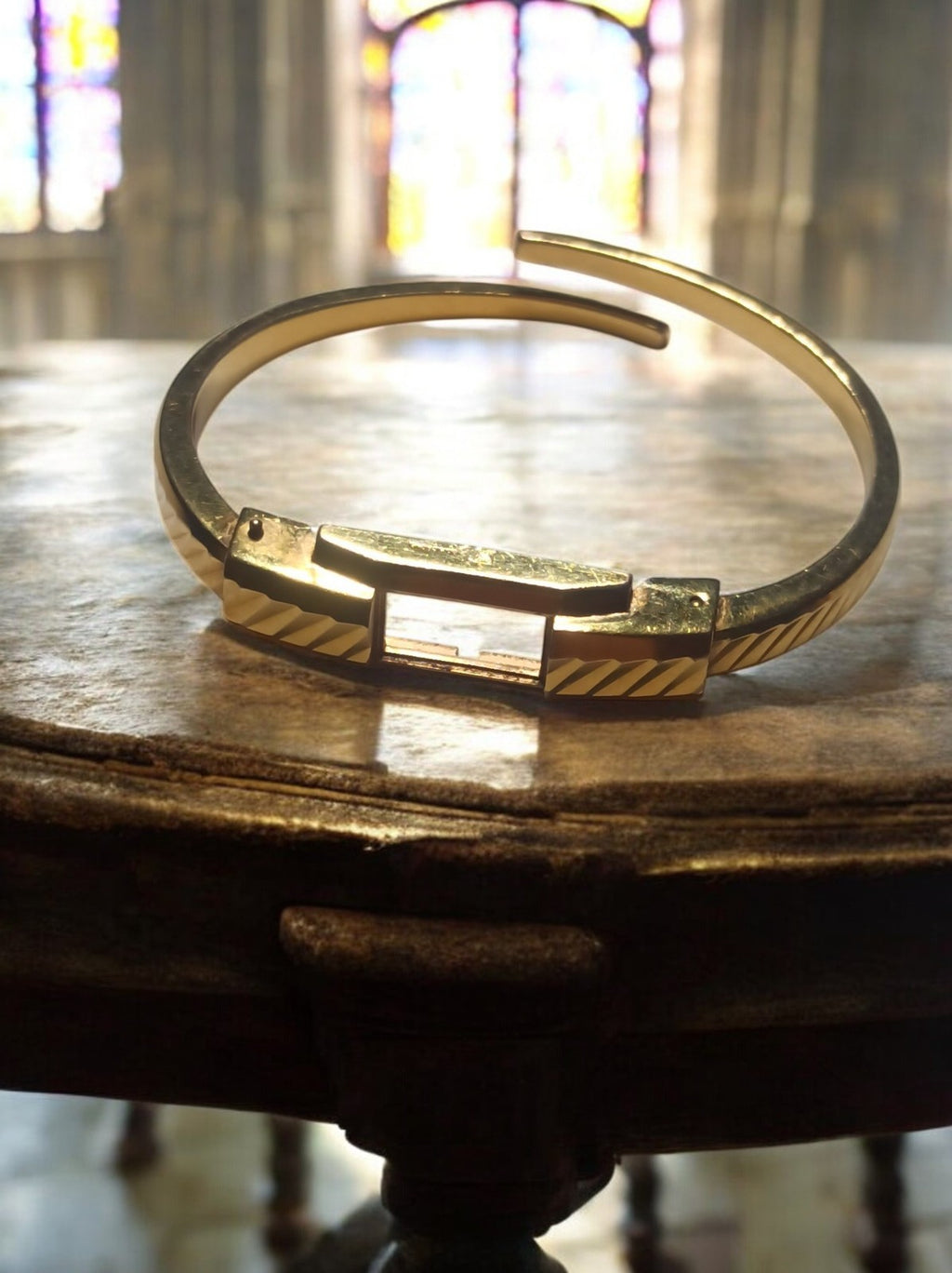 Bracelet jonc plaqué or vintage, ouvert, motif géométrique, bijou rétro