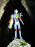 Figurine Ultraman Mons Armor Bandai argentée grise rouge série héros vintage