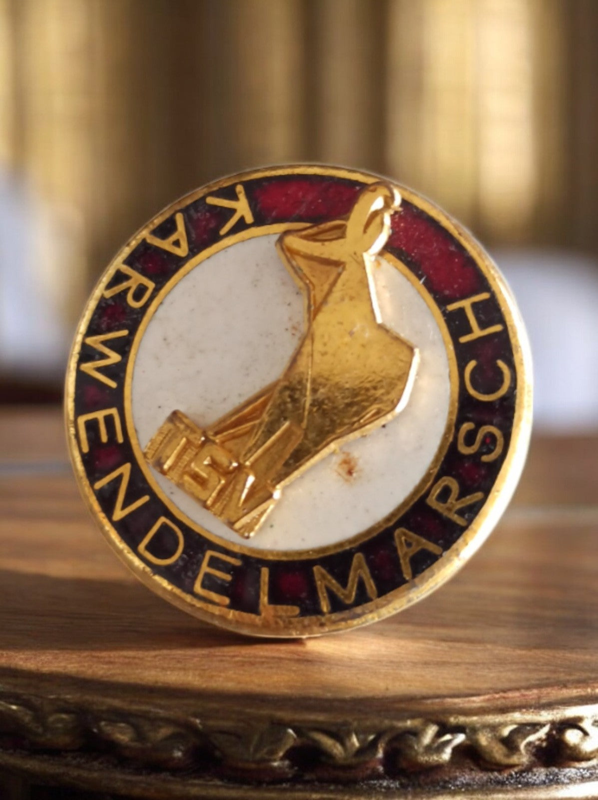Médaille Karwendelmarsch vintage, badge doré émaillé, souvenir historique