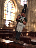 Figurine plomb soldat napoléonien uniforme vert blanc fusil décor militaire