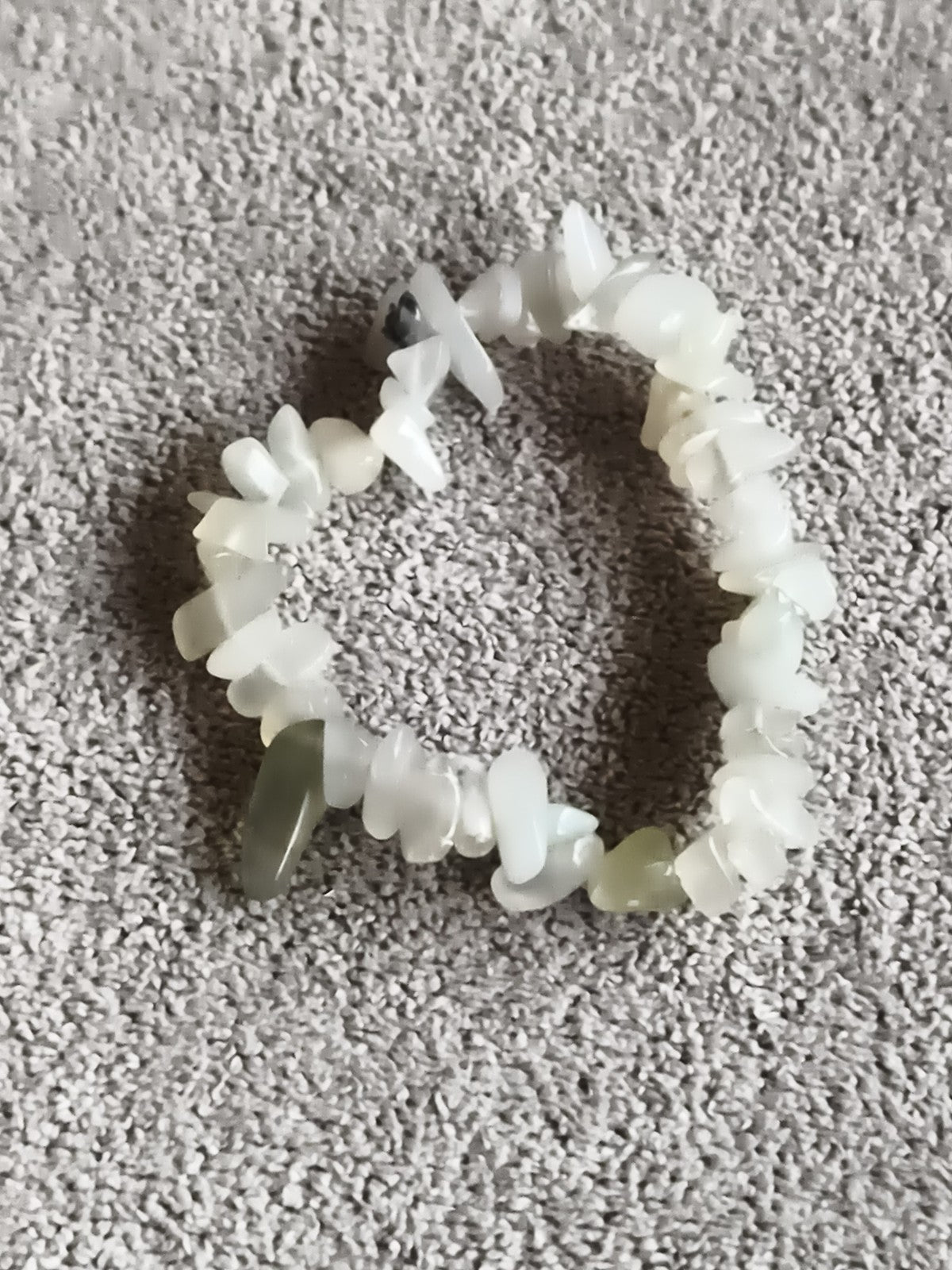 Bracelet chips pierres naturelles blanc translucide, élastique, bijou fantaisie