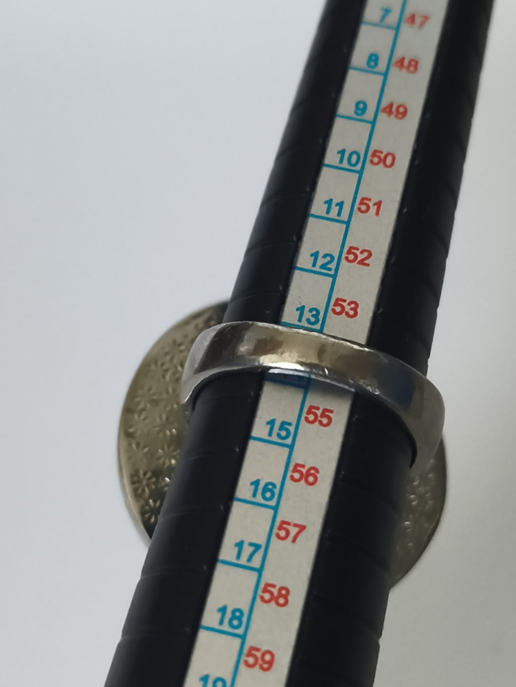 Bague vintage large motif circulaire noir argenté taille 54 anneau rétro