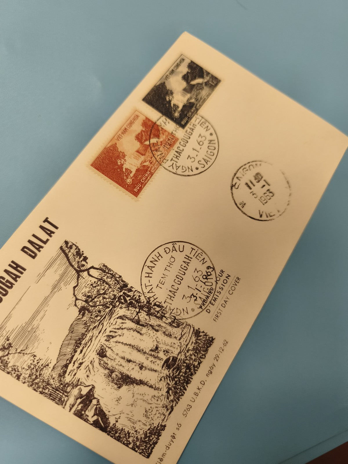 Ancienne enveloppe FDC Vietnam 1963 timbres Thac Gougah Dalat - philatélie