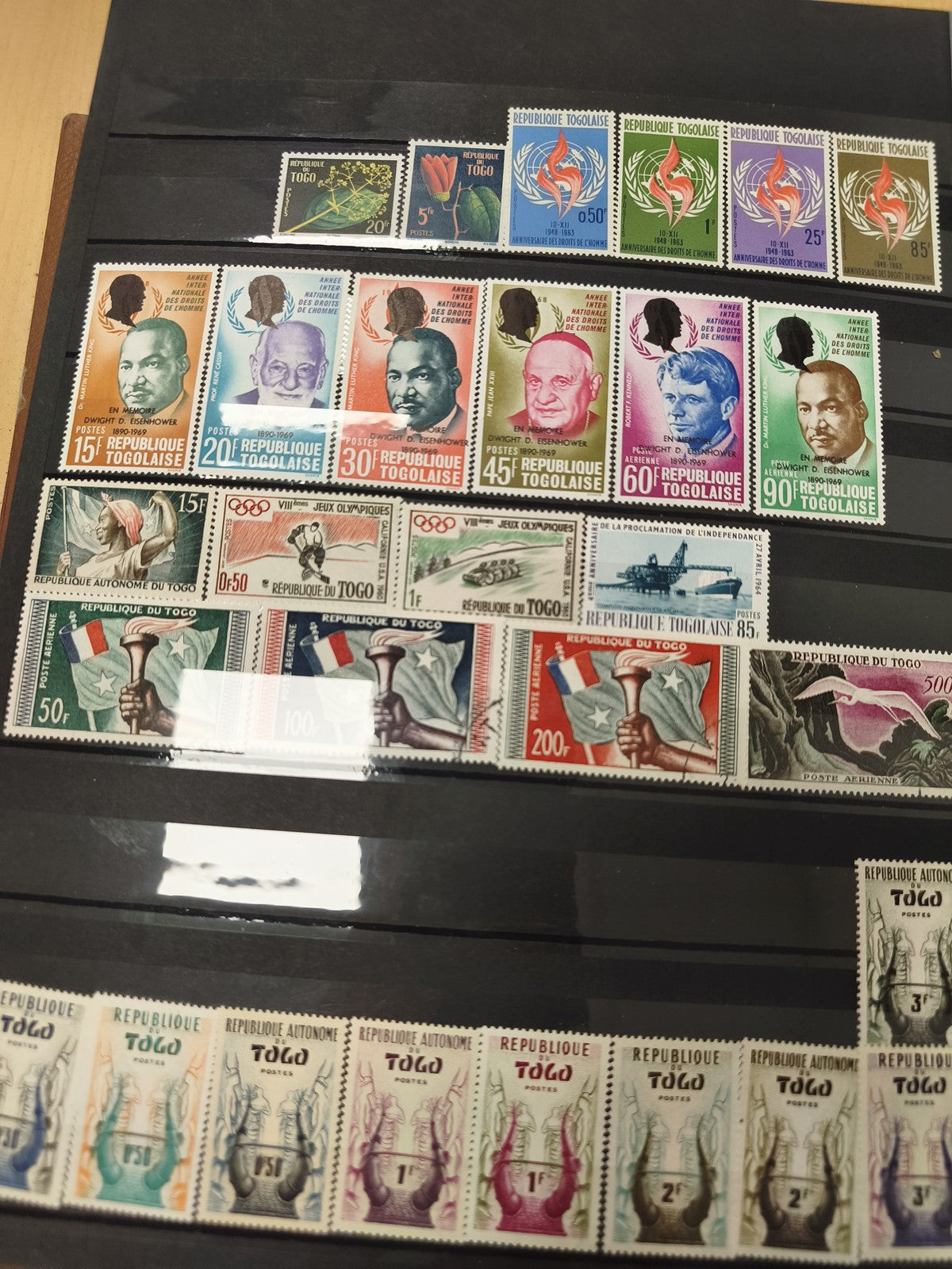 Lot timbres République Togolaise multicolores thèmes variés philatélie occasion