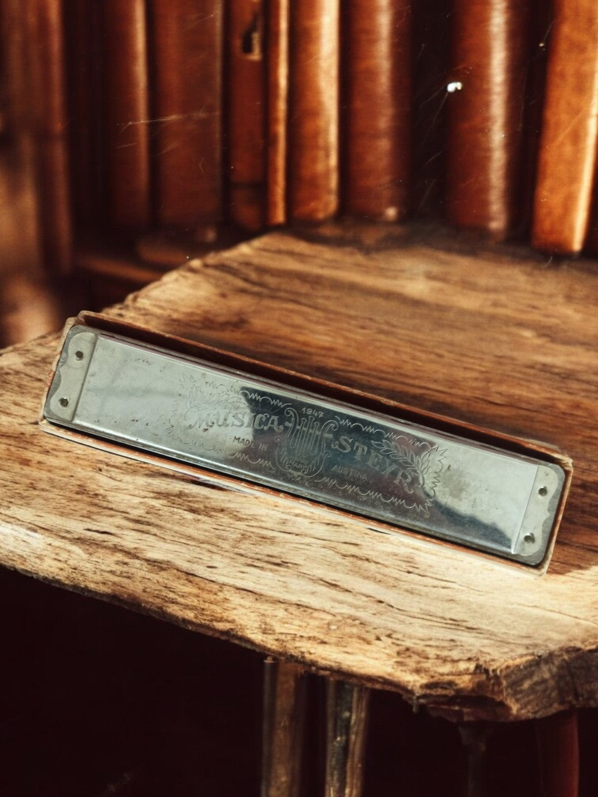 Harmonica ancien Musica Steyr Autriche vintage, plaque métal gravée rétro