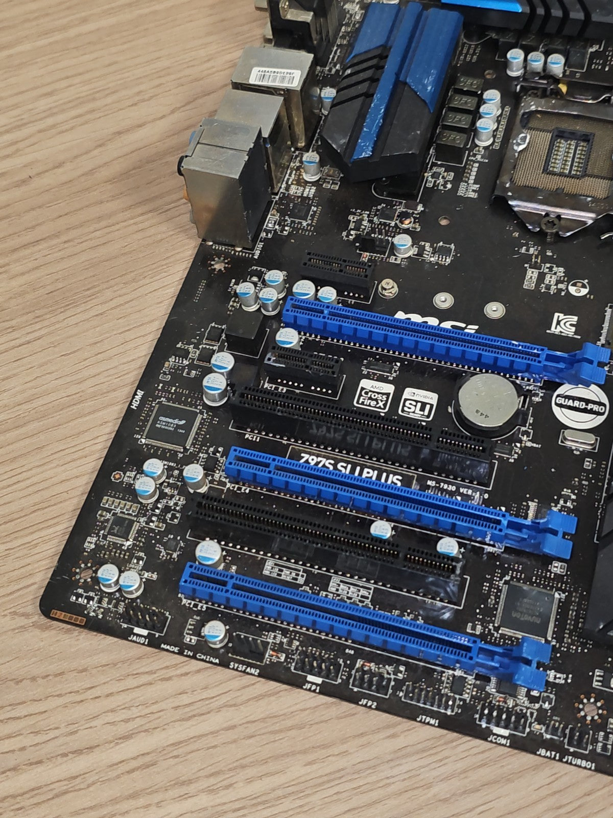 Carte mère MSI Z77 ? Socket LGA 1155 ? DDR3 ? ATX ? Non testée