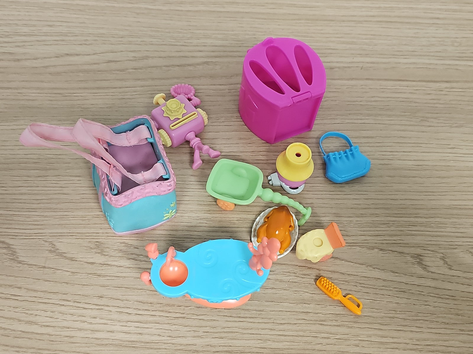 Figurines Littlest Pet Shop avec accessoires ? Lot Petshop animaux miniatures jo