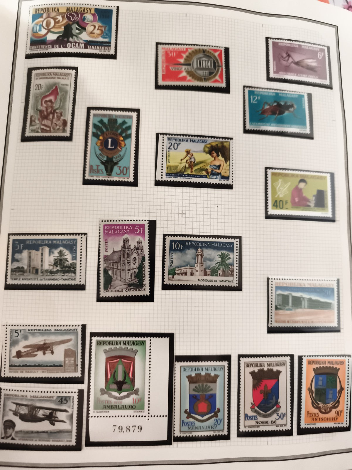 Timbres anciens neufs Madagascar années 60-70, thématiques variées, philatélie