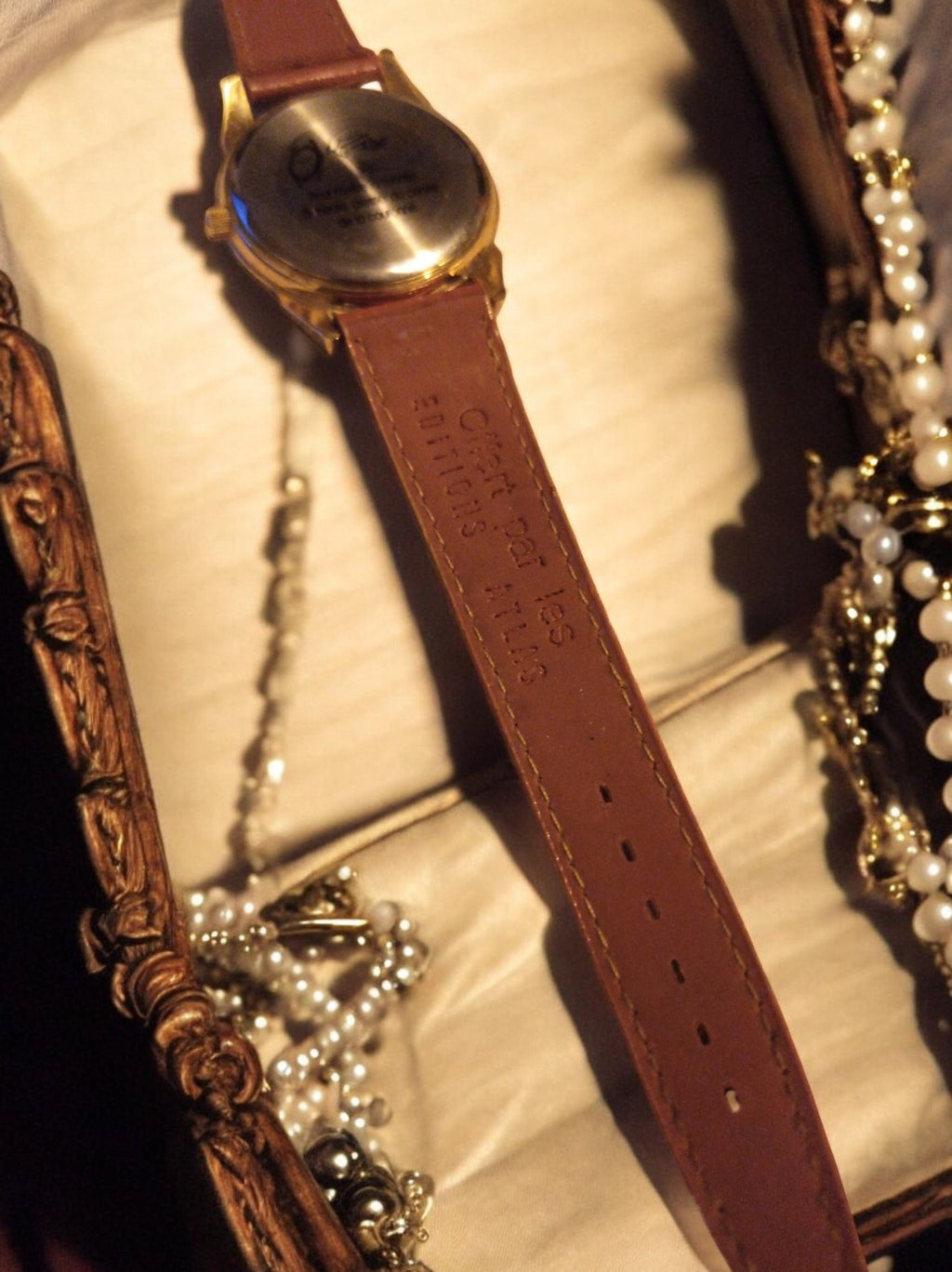 Montre homme quartz Editions Atlas vintage, cadran doré, bracelet marron rétro