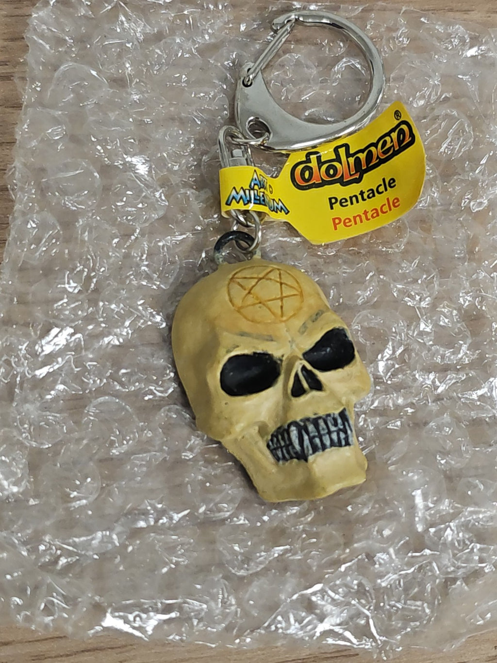 Porte-clés Dolmen tête de mort crâne original accessoire porte-clef déco