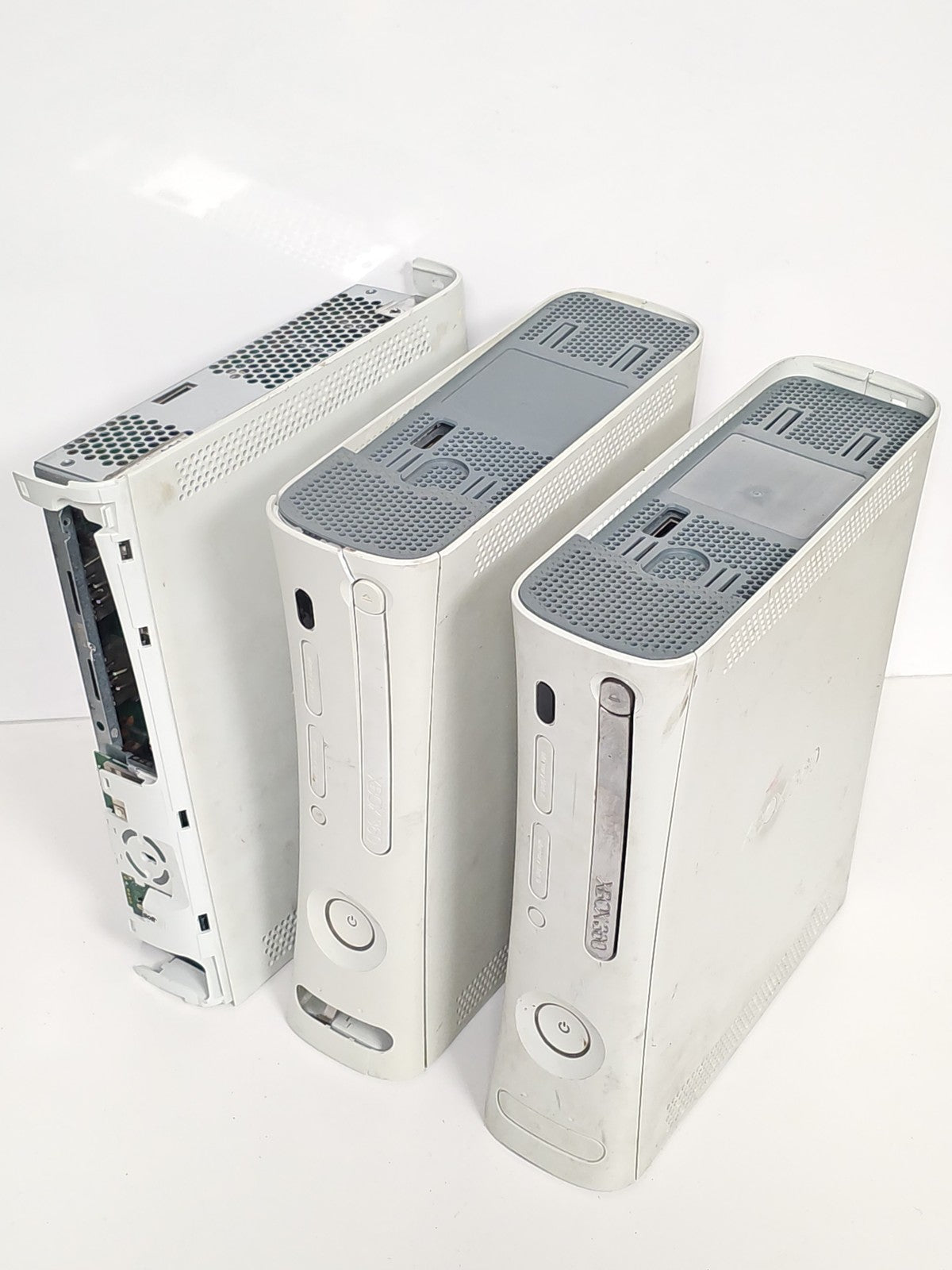 Lot 3 consoles Xbox 360 HS pour pièces détachées à réparer Microsoft Xbox