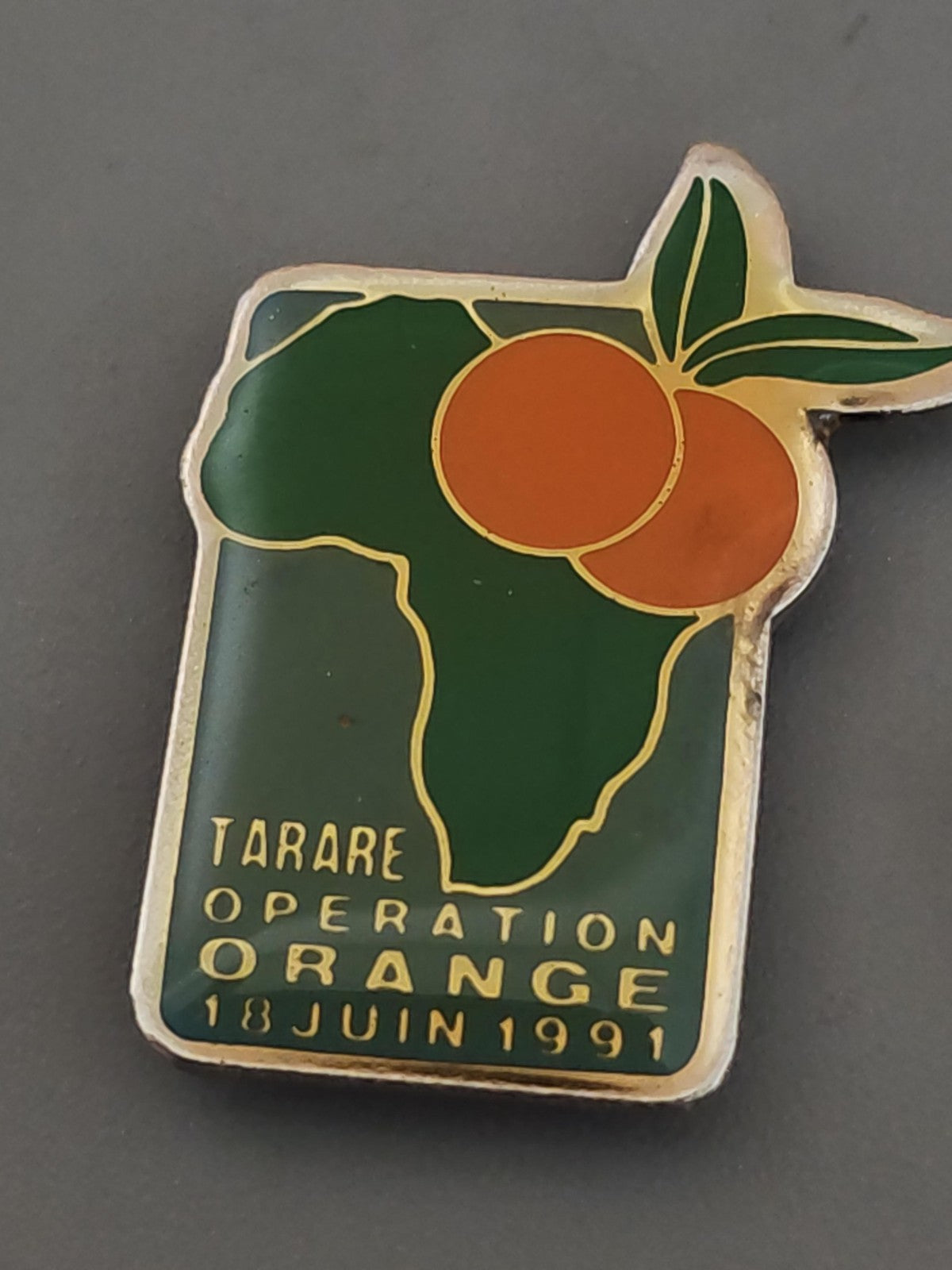Pin's rétro ancien Tarare Opération Orange badge collection vintage France