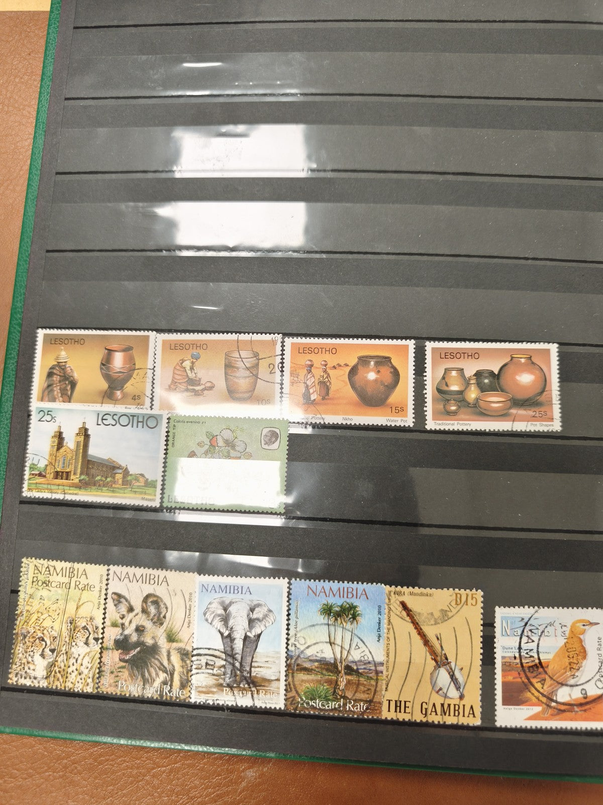 Lot de timbres d?Afrique australe Lesotho Namibie animaux paysages (support non