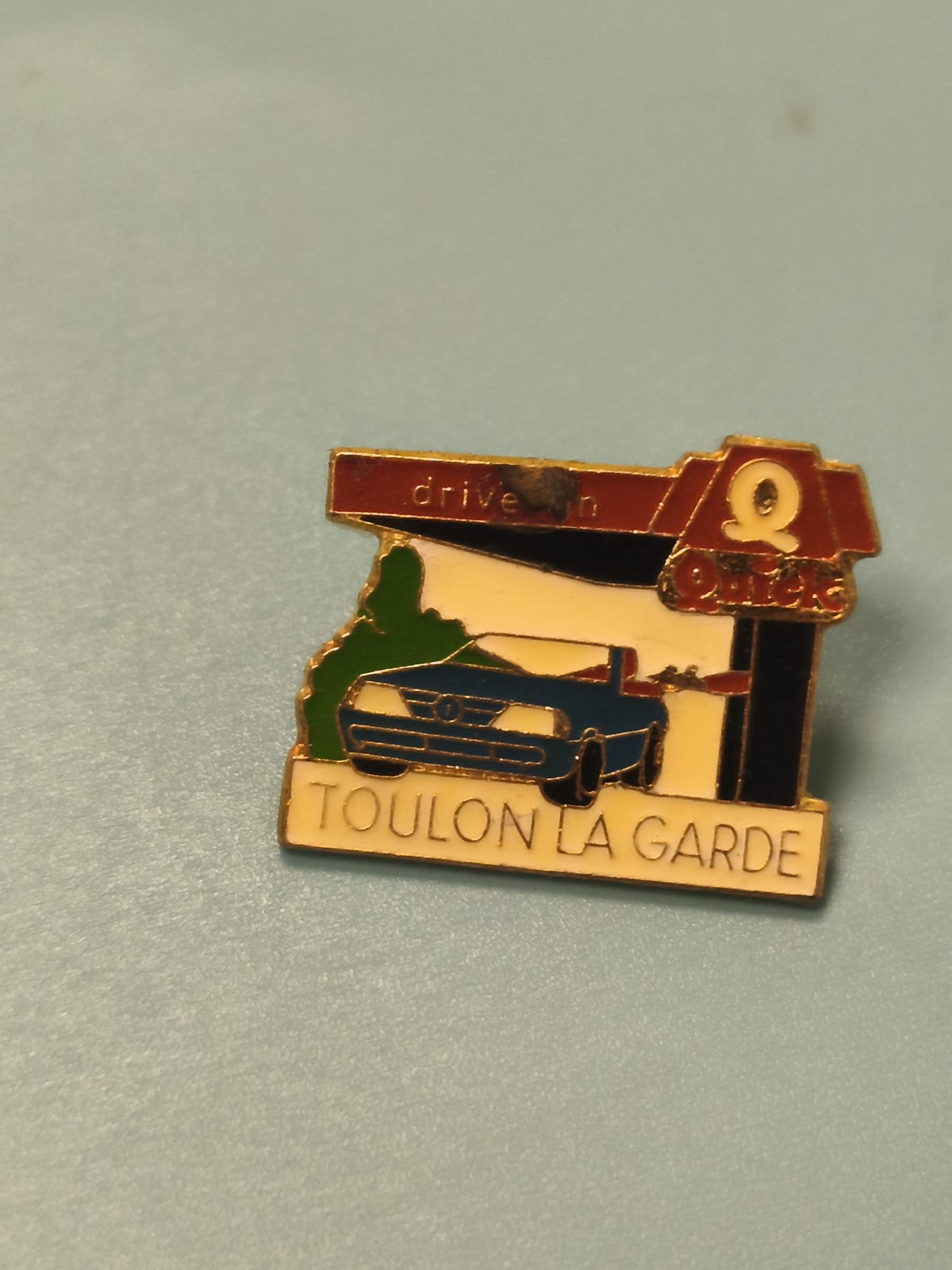 Pin's vintage Quick Toulon La Garde drive-in voiture collection fast-food