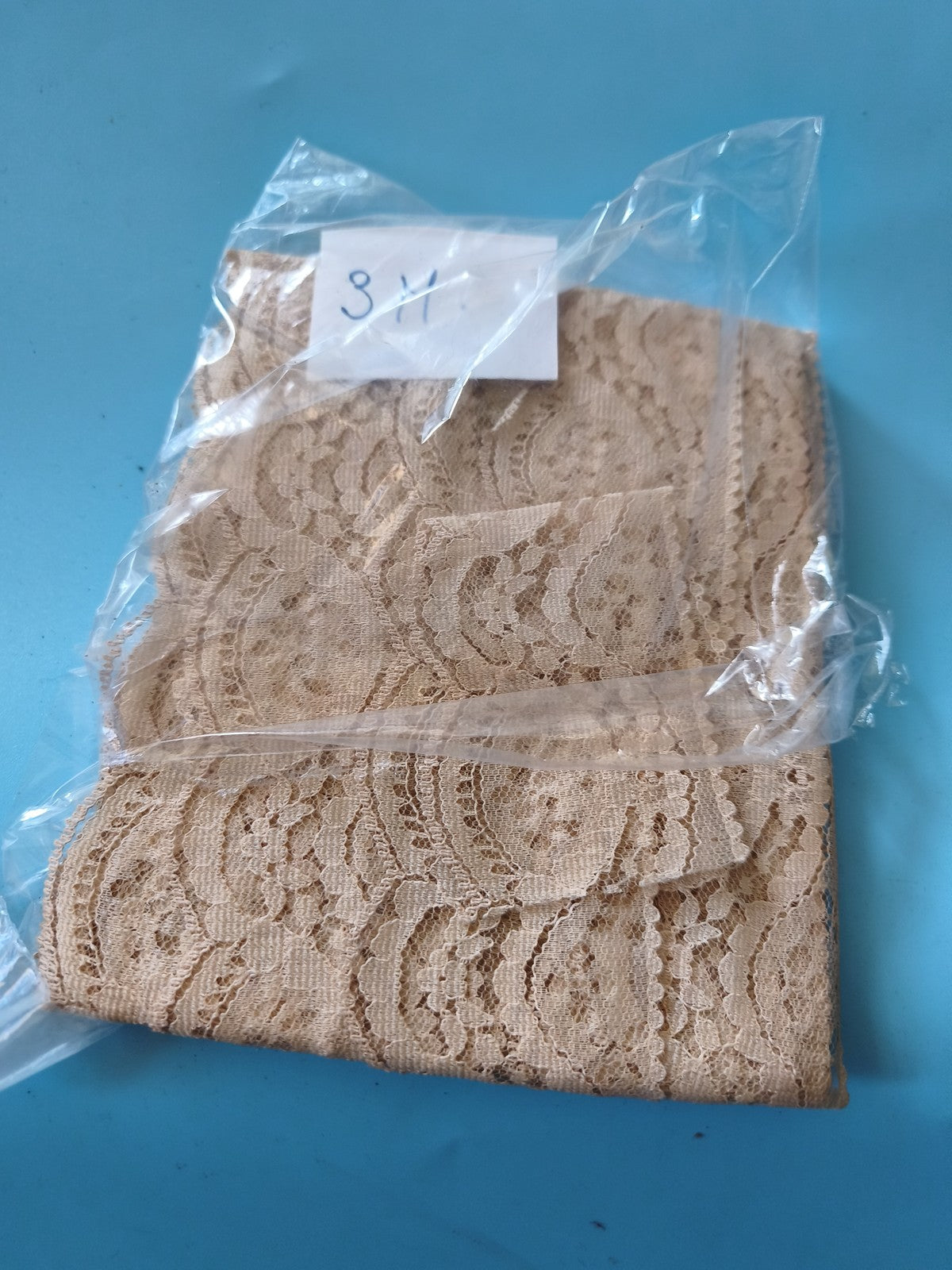 Vintage dentelles, galons et rubans anciens mercerie années 1960 couture rétro