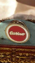 Pin's vintage Casino rond rouge blanc style jeton poker années 80