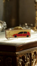 Pin's Renault ancien voiture rouge rétro émaillé – badge vintage auto rare