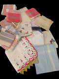 Lot de mouchoirs anciens vintage 1950s, motifs variés, rétro linge maison