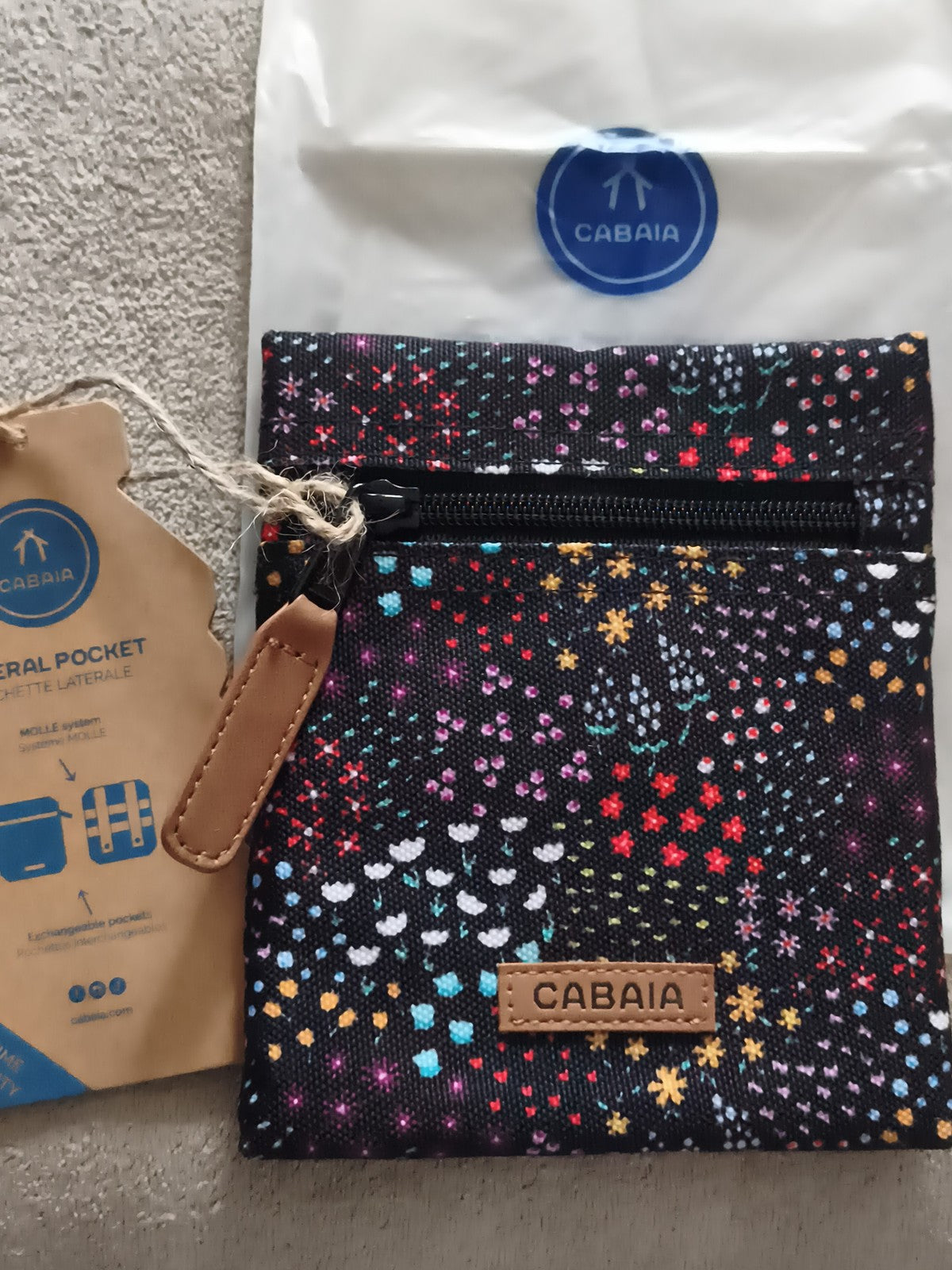 Pochette Cabaia noire motif multicolore 15 cm – accessoire sac neuf