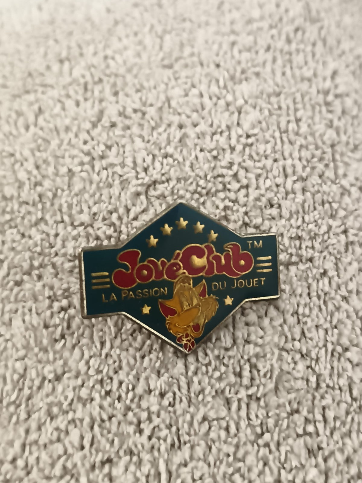 Pin's JouéClub vintage logo émaillé bleu doré, La Passion du Jouet (Ref 5)