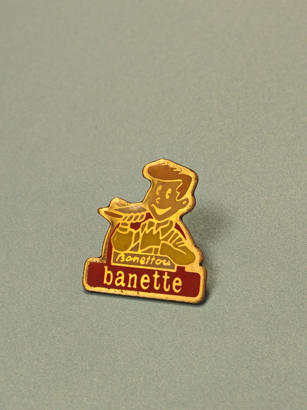Vintage pin's Banette boulanger mascotte rouge collection publicitaire