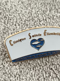 Pin's vintage Clinique Sainte Elisabeth, logo cœur bleu, Association Calvaire