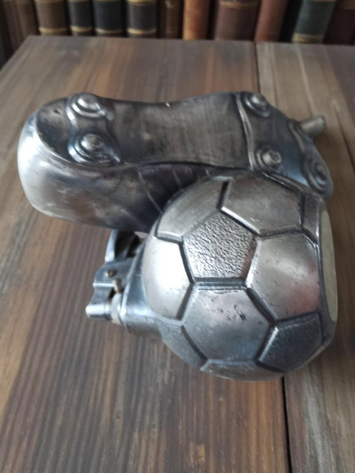 Briquet de table vintage football métal rétro déco boot ballon pub