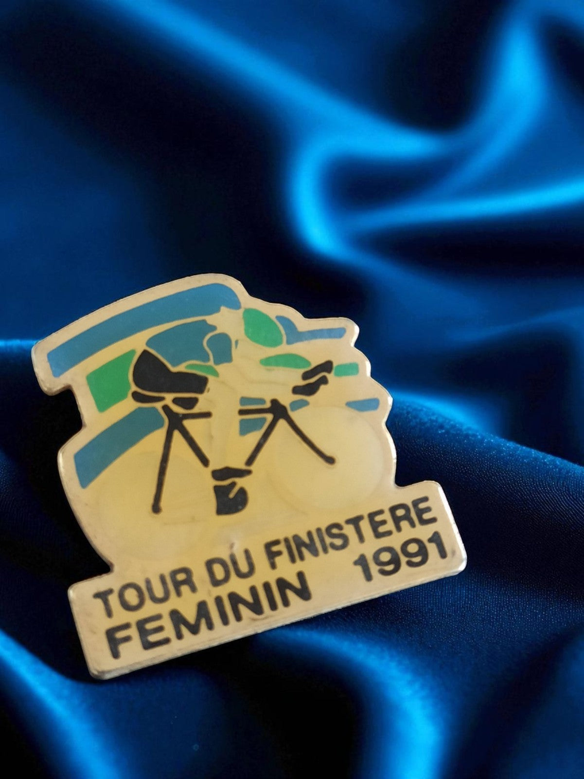 Pin's Tour du Finistère Féminin 1991 vintage cyclisme rétro publicité