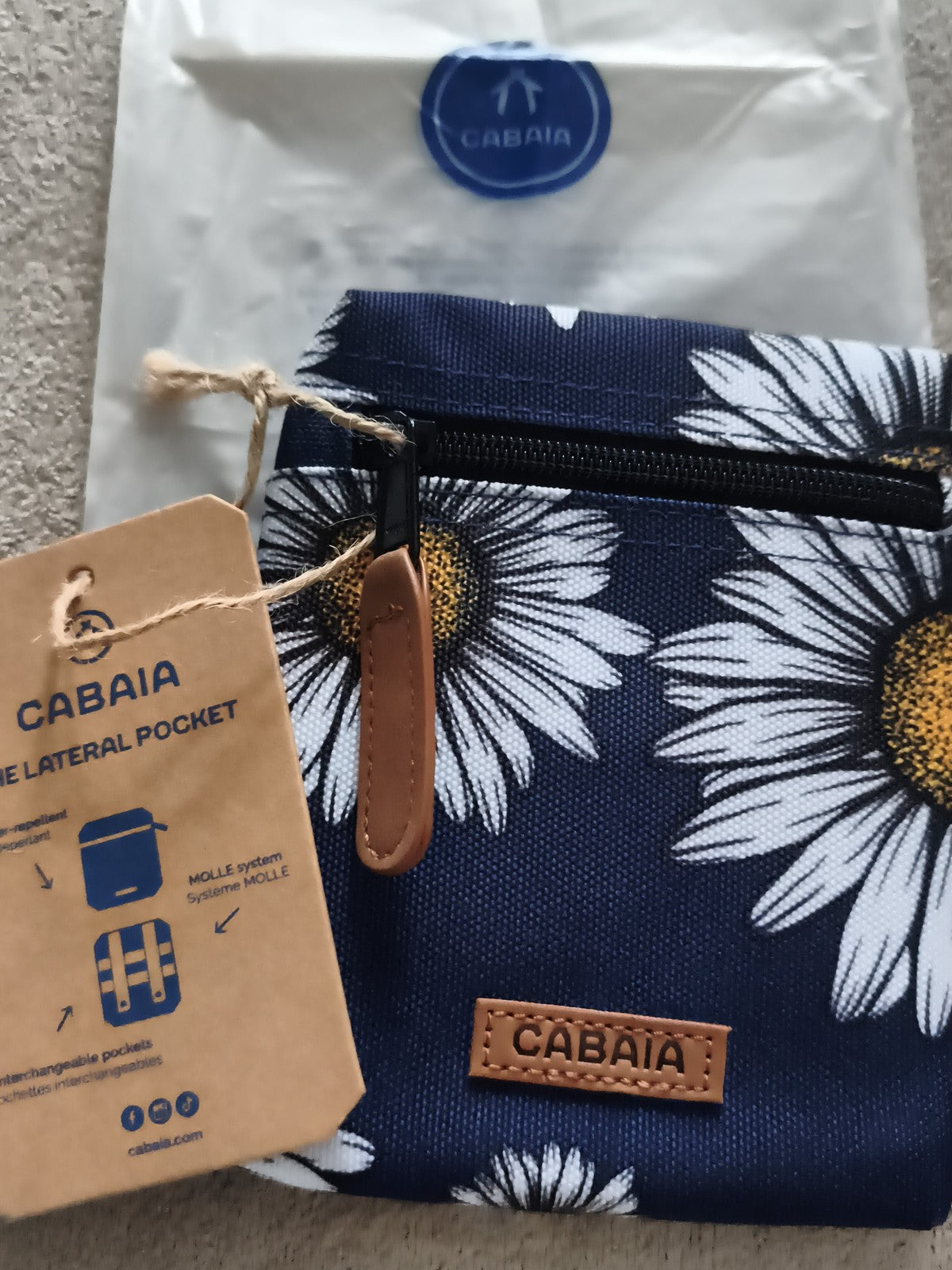 Pochette latérale Cabaia bleu motif marguerite neuve 15 cm, système MOLLE