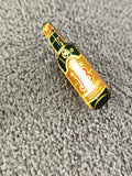 Pin's vintage bouteille J&B Rare whisky émaillé vert or, badge ancien pub (Ref 2