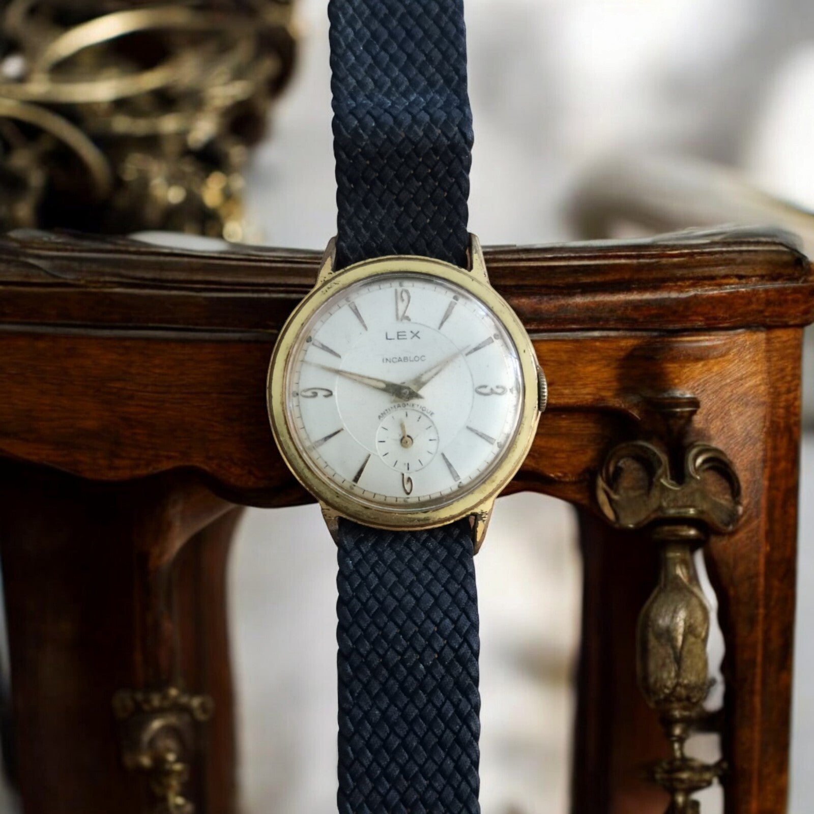 Montre vintage LEX Incabloc automatique cadran blanc, bracelet tressé bleu