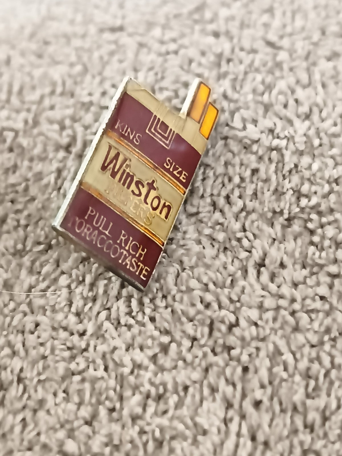 Pin's vintage Winston cigarettes pack émail, années 90, badge tabac rétro (Ref 5