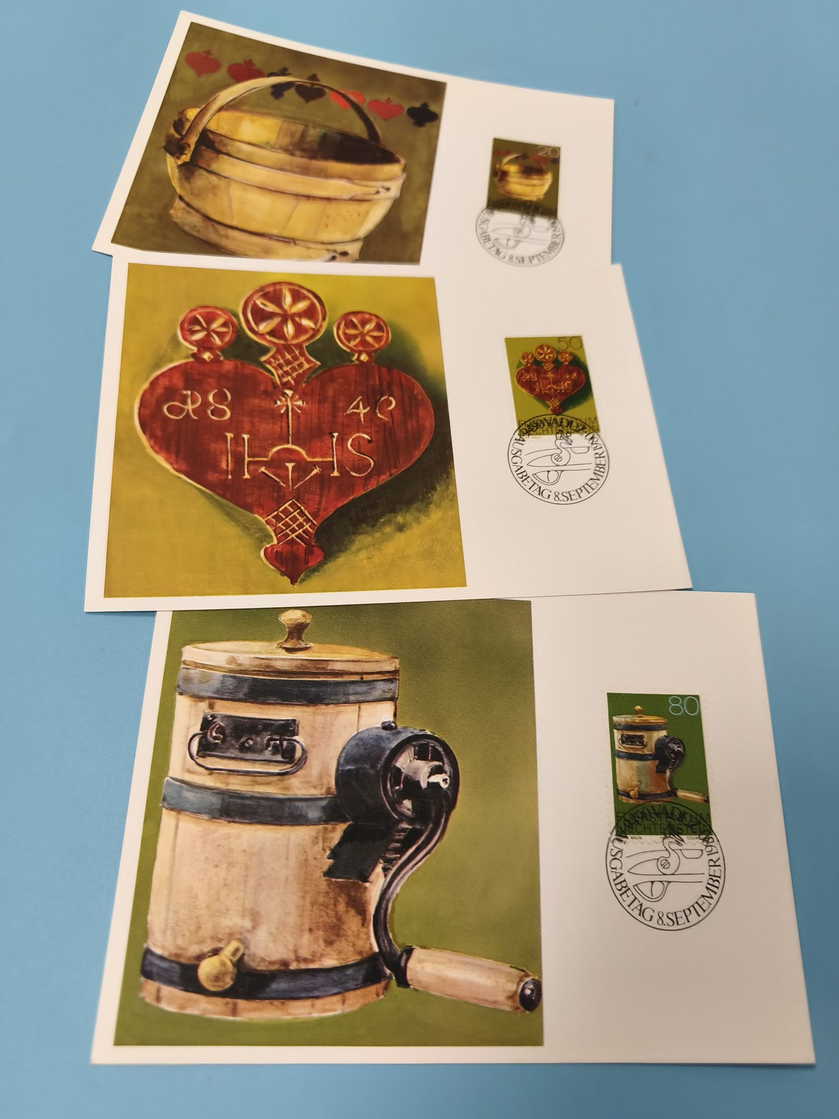 Lot cartes postales illustrées philatélie, objets traditionnels, oblitérées