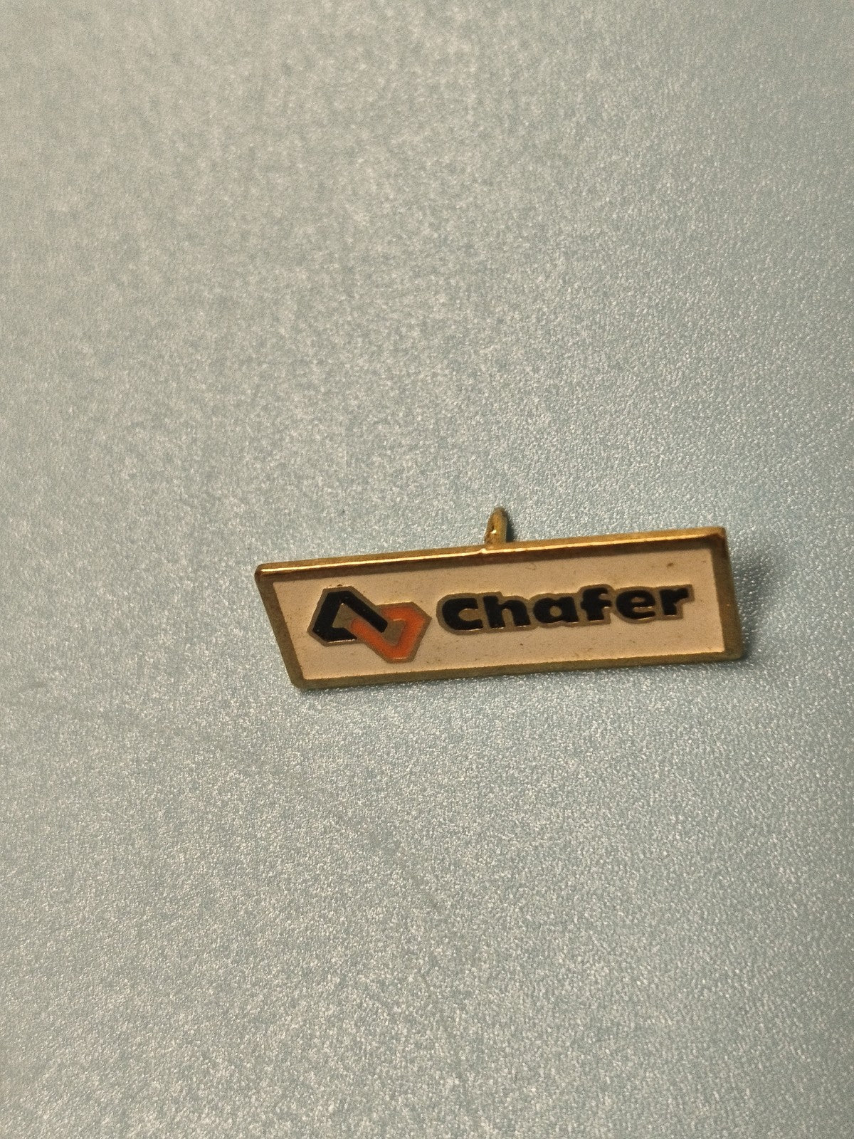 Vintage pin's rectangulaire Chafer logo ancien collection (ref 10)
