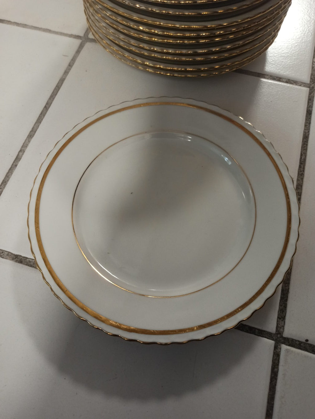 Lot 12 assiettes porcelaine blanche ADP France liseré doré vintage rétro
