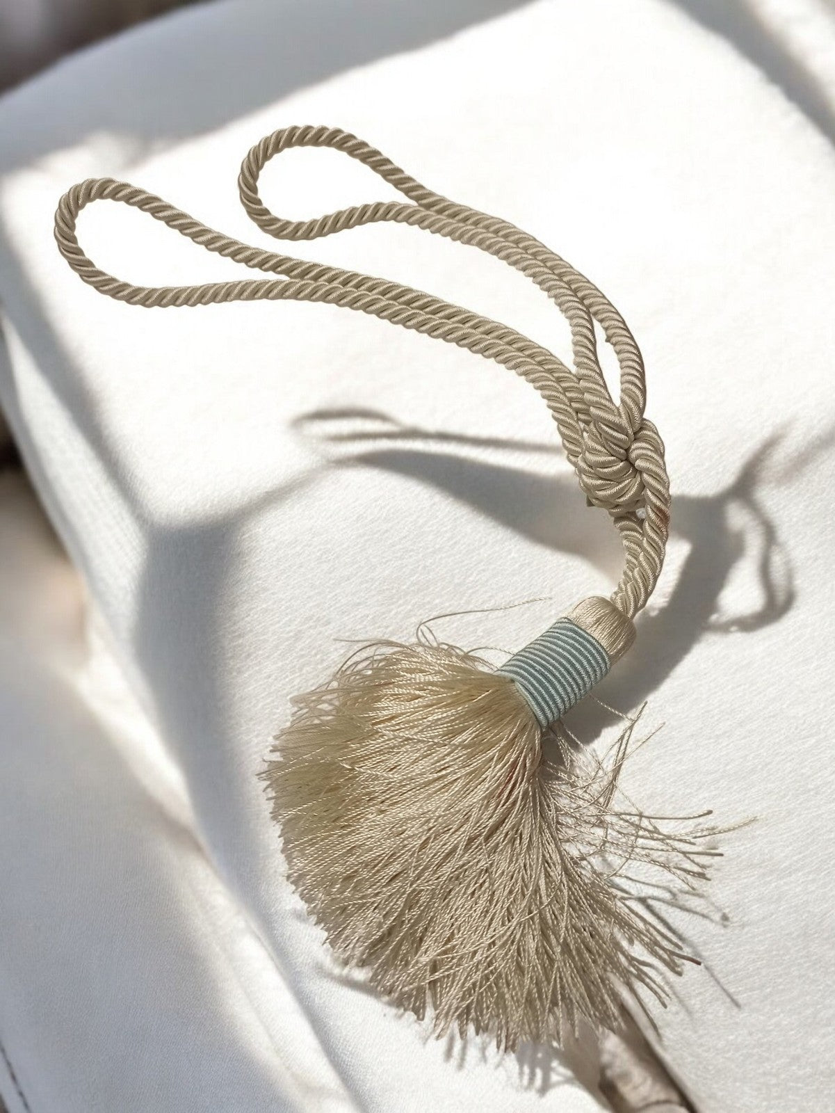 Embrasse rideau vintage crème, passementerie rétro déco maison d’occasion