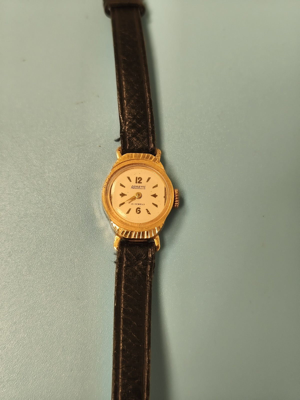 Montre vintage femme Adrette, ancien modèle plaqué or, montre rétro collection