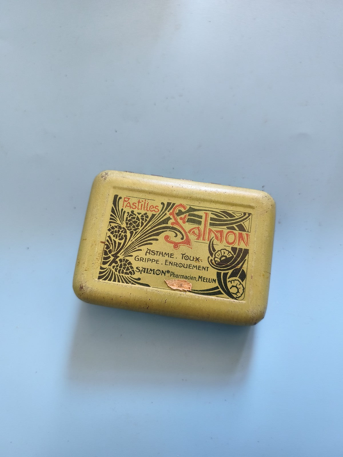 Petite boîte publicitaire ancienne en métal, vintage déco rétro collection