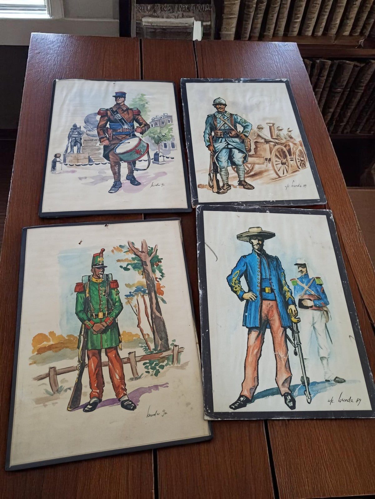 Lot 4 illustrations militaires anciennes signées – soldats uniforme vintage