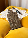 Médaille religieuse Lourdes vintage rectangulaire métal relief ancien